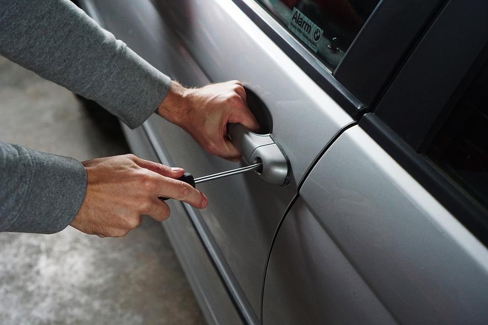 Kradzie samochodu z warsztatu – co powinien zrobi mechanik?